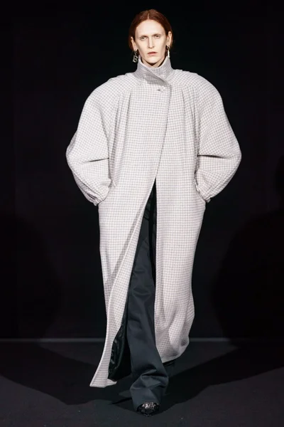 Look 60